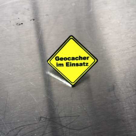 MetalPin "Geocacher im Einsatz"