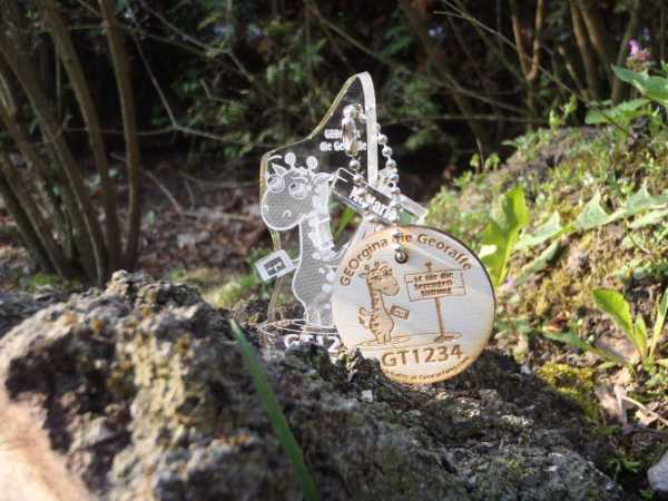 GEOrgina die Georaffe - RE I. - Regular Edition mit Wood Coin