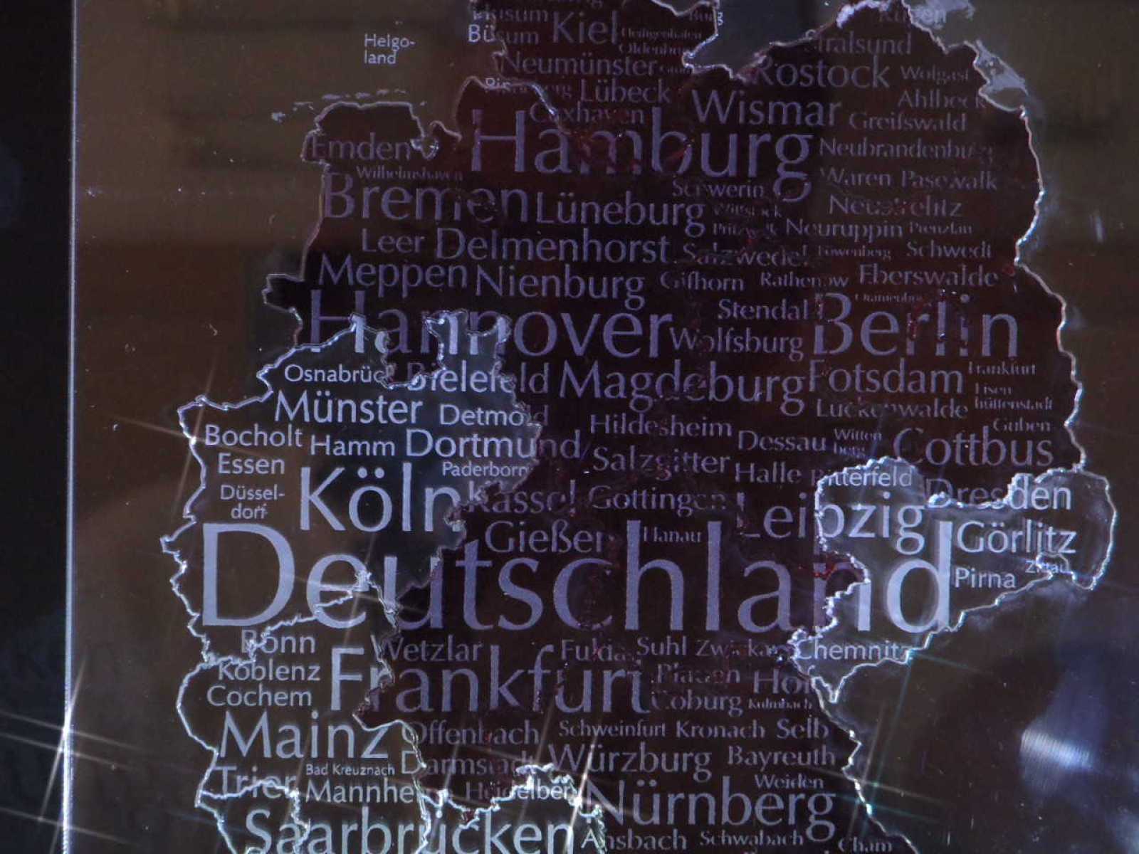 Die "Geocaching - Deutschlandkarte" individuell graviert und selbst ergänzbar