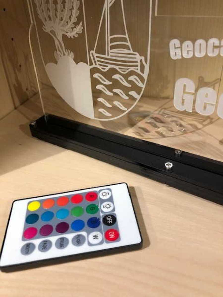 Geocaching "Stammtischwimpel" mit LED-Beleuchtung und Fernbedienung
